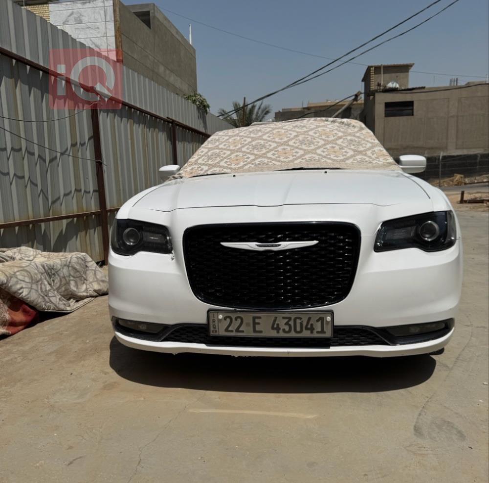 کرایسلەر 300